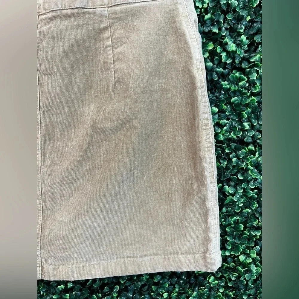 Boutique Mini Skirt - Large - Picture 5 of 7